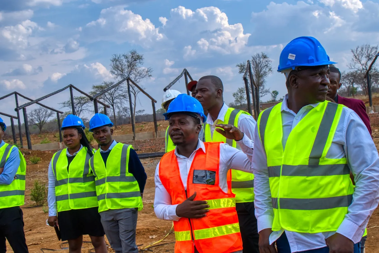 The Ecomatt project team on the construction site
